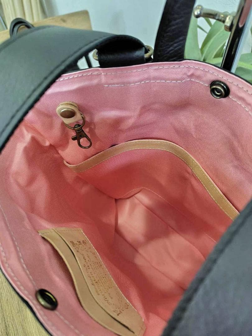 ミナペルホネン/2025tambourineタンバリンネイビー×白/牛革A4トー