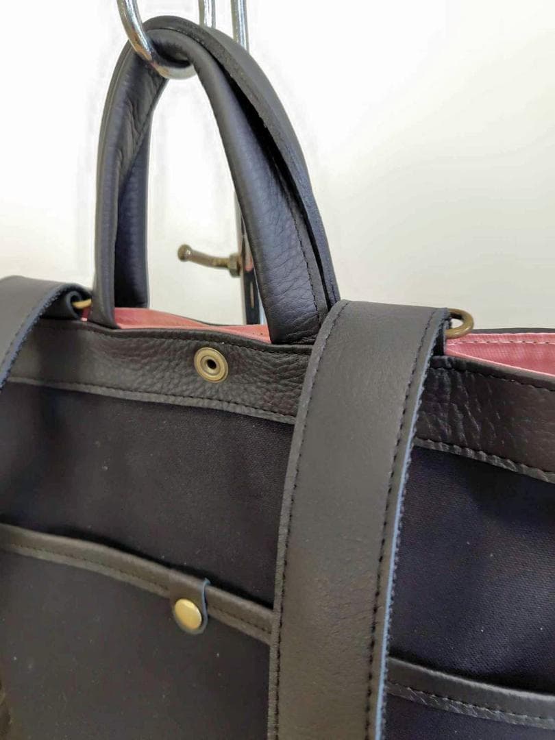 ミナペルホネン/2025tambourineタンバリンネイビー×白/牛革A4トー