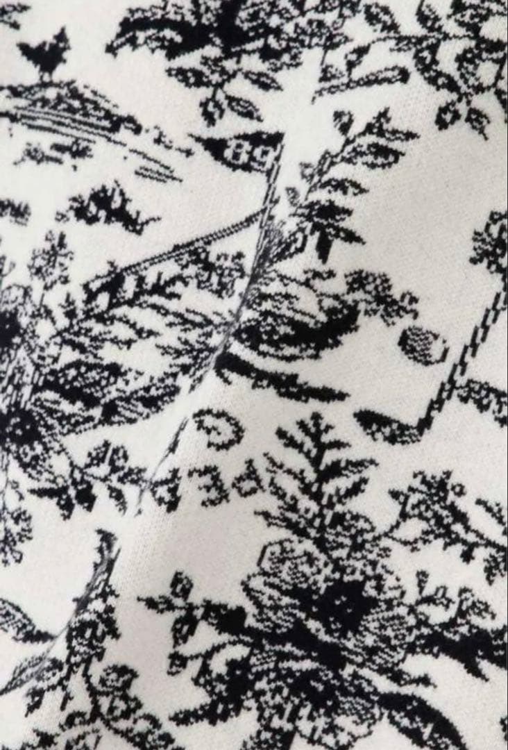 定価72,600円【新品】パーリーゲイツ　セットアップ　ホワイト　花柄