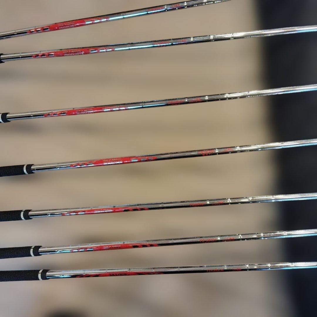 ゼクシオフォージド 2017 7本　MODUS3 DST 105 R