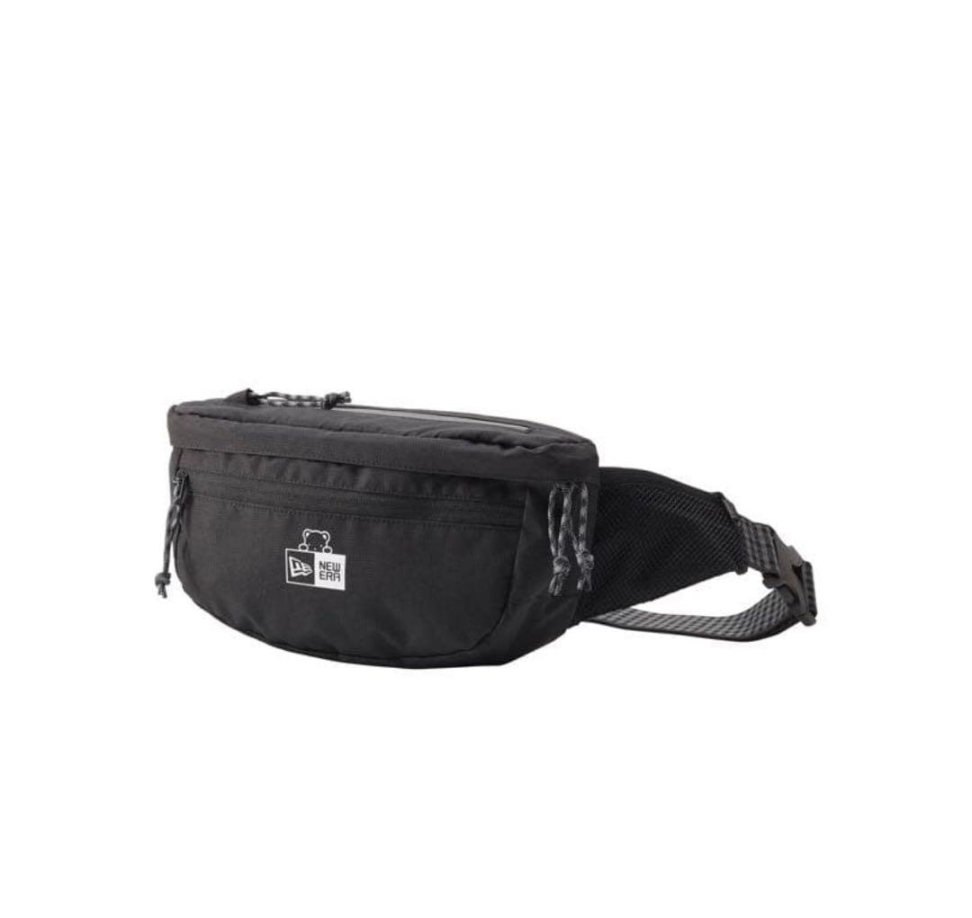 新品タグ付き　ボディバッグ〈NEW ERA® × familiar〉