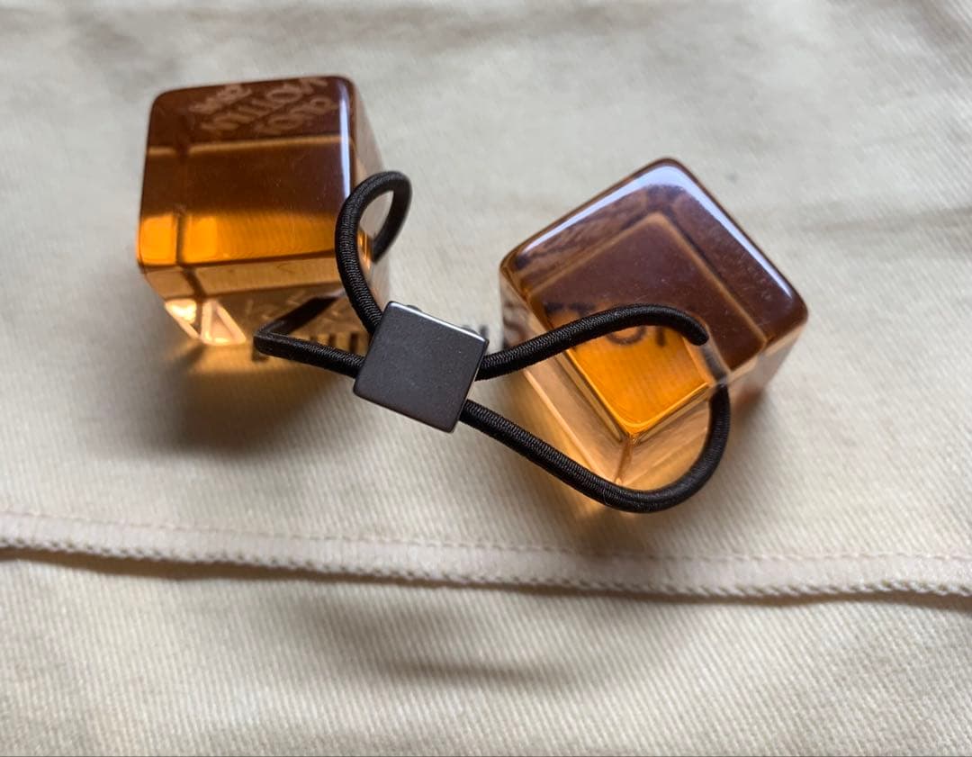 LOUIS VUITTON ヘアゴム キューブ ロゴ ブランド 2個セット