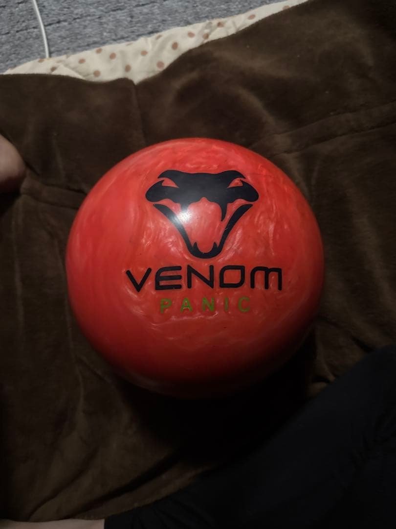 VENOM PANIC ボウリングボール オレンジ