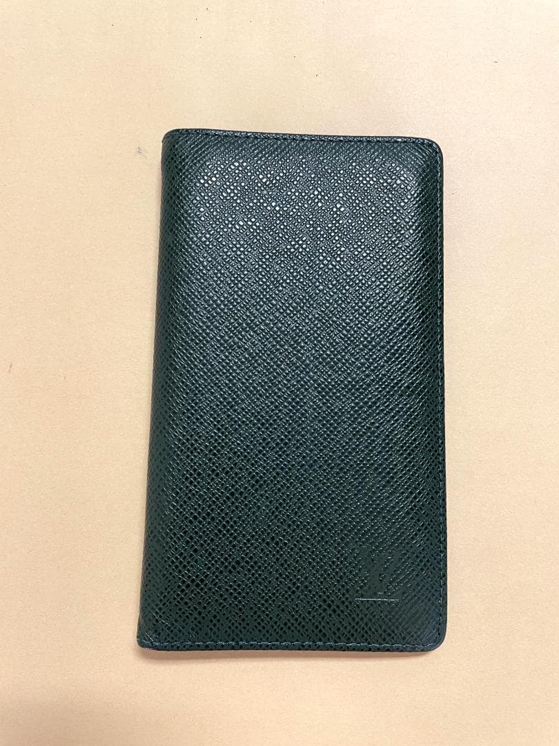 LOUIS VUITTON 　タイガ　手帳カバー