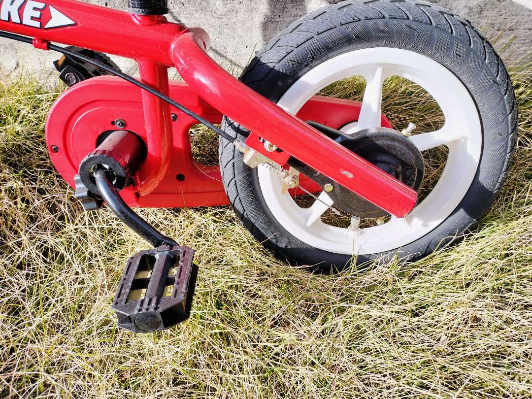 ケルコグバイク　自転車　子供　キッズ　ストライダー　赤　練習　初