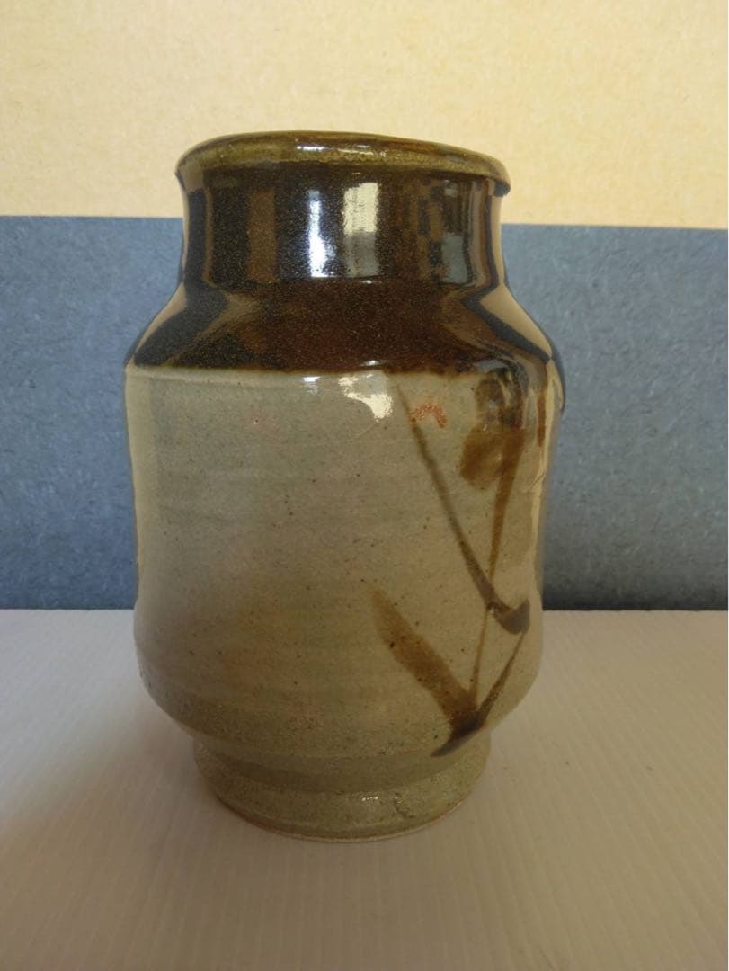 人間国宝「浜田庄司」作　鉄絵花瓶　共箱付　無疵完品　真作保証品