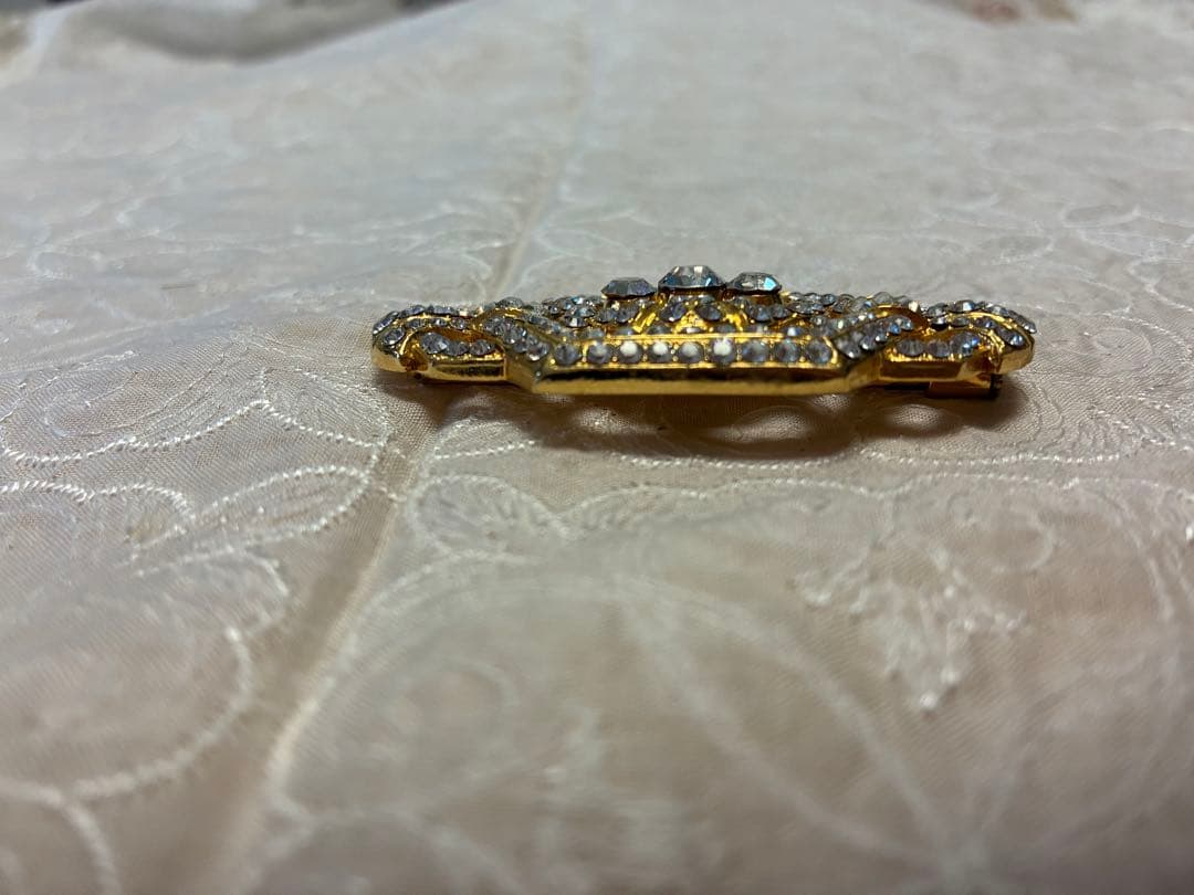 DOLCE & GABBANA ゴールドブローチ