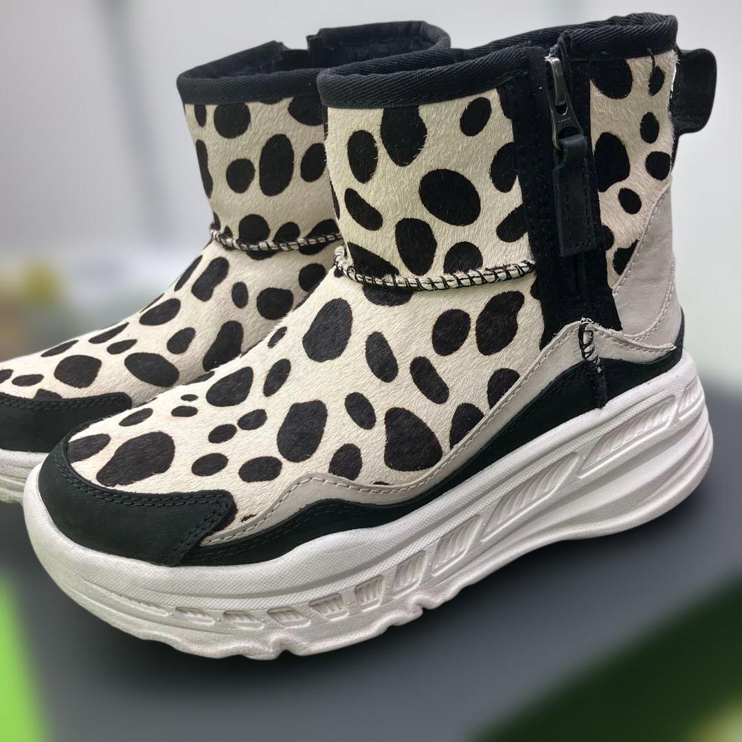 希少　UGG ショートブーツ ダルメシアン　ハラコ 軽い　厚底　23