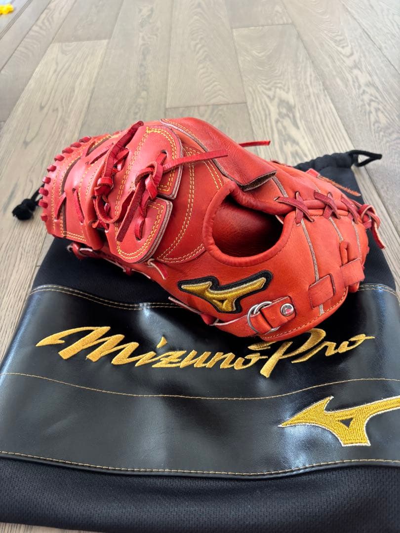 Mizuno Pro 左投げ軟式グローブ 赤 収納袋付き