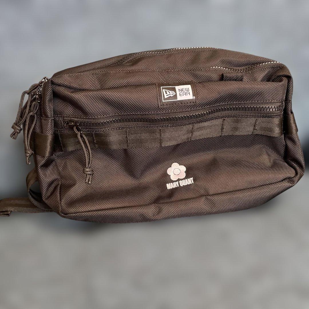 マリークワント　NEW ERA ボディバッグ