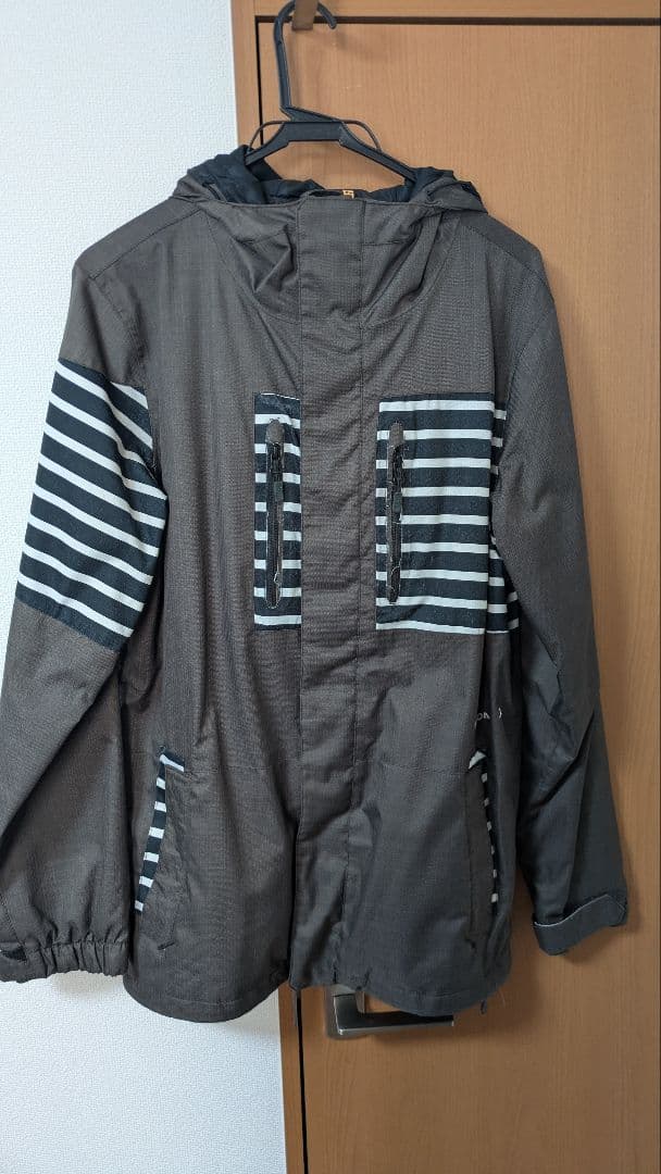 【volcom】half square jacket レギュラーサイズ
