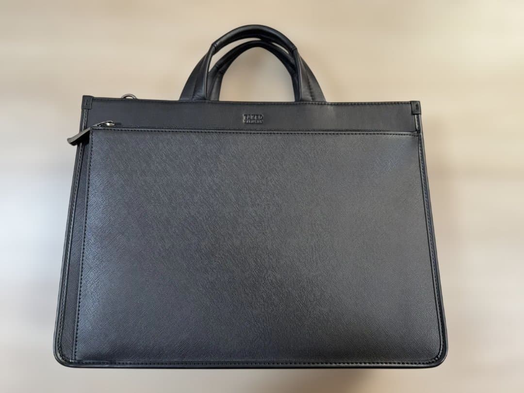 最終価格‼️ほぼ新品！タケオキクチ2wayビジネスバッグブラックA4収納 自立