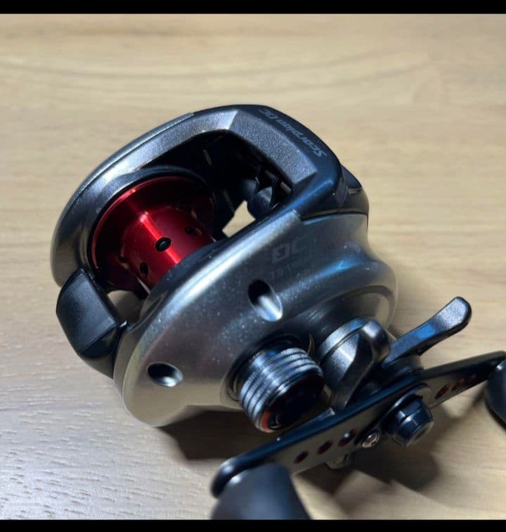 スコーピオンDC 右ハンドル　SHIMANOベイトリール