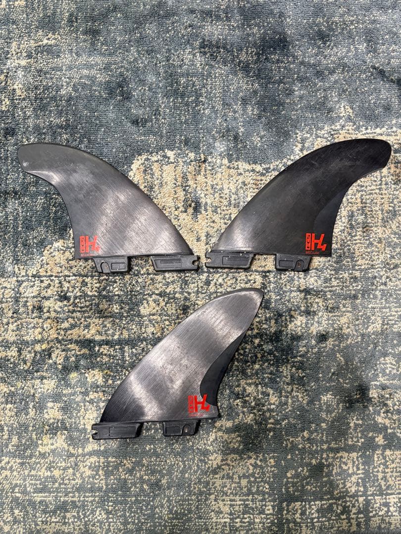 H4フィン、Mサイズトライフィンカーボン素材　FCS2