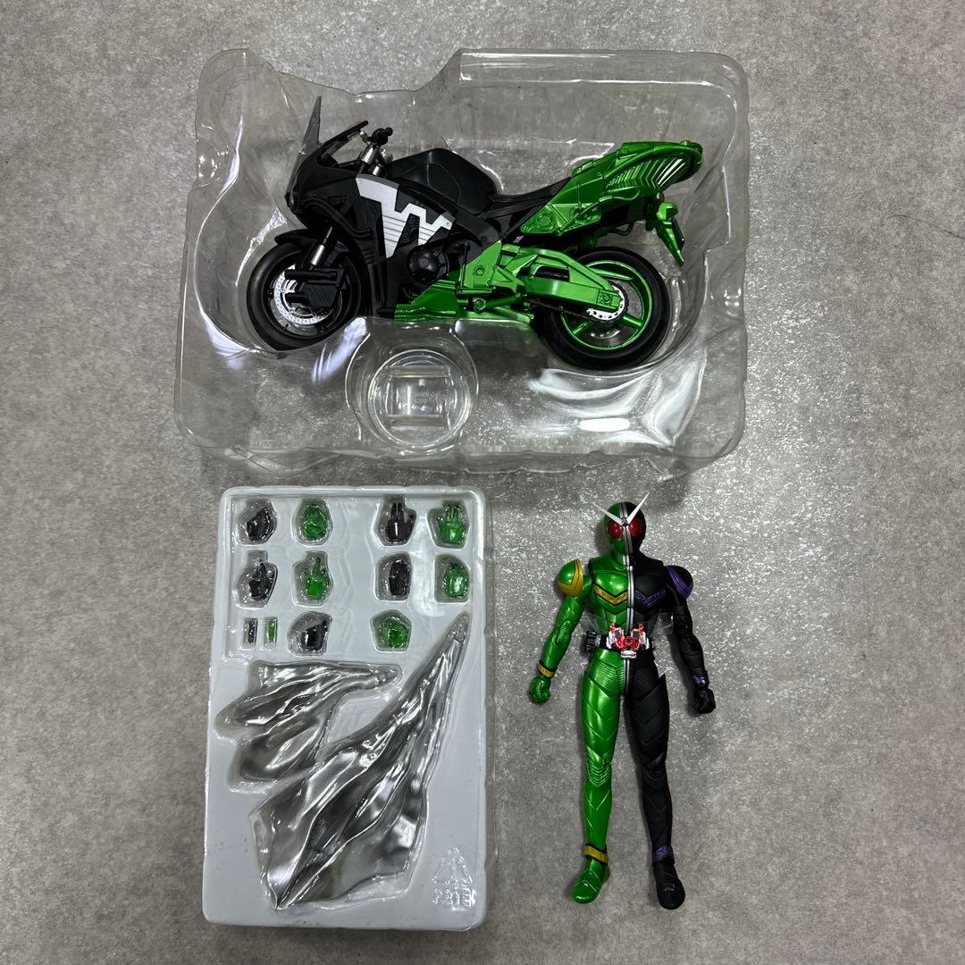 フィギュアーツ 真骨彫 仮面ライダーW サイクロンジョーカー ハードボイルダー