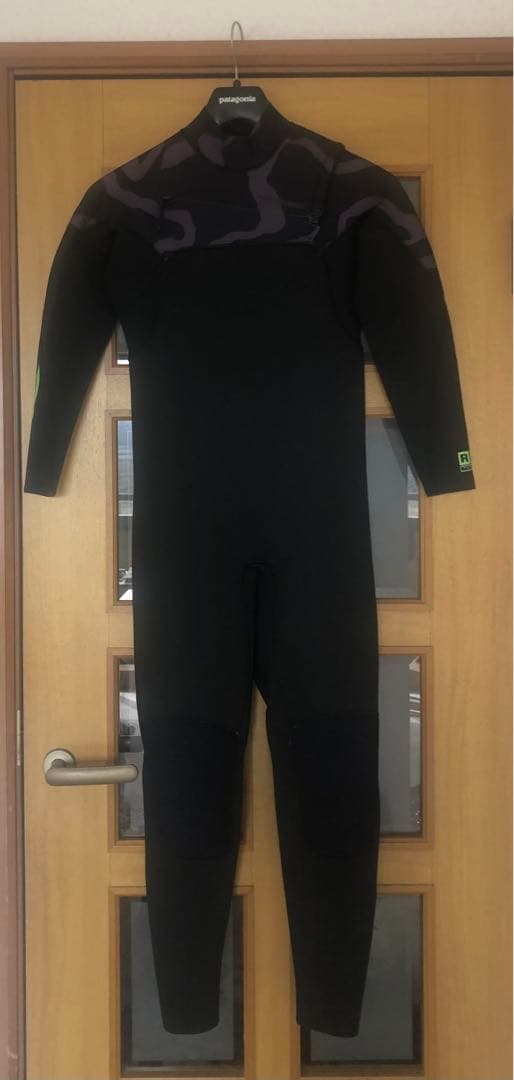 パタゴニア　キッズサイズ14　フルスーツ ブラック 迷彩柄