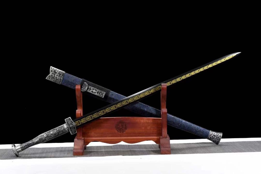 黒金を出す『九淵漢剣』古兵器 武具　刀装具　日本刀　模造刀 居合刀