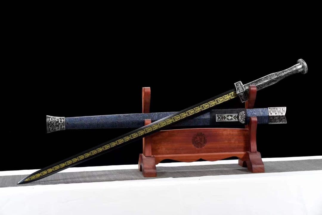 黒金を出す『九淵漢剣』古兵器 武具　刀装具　日本刀　模造刀 居合刀