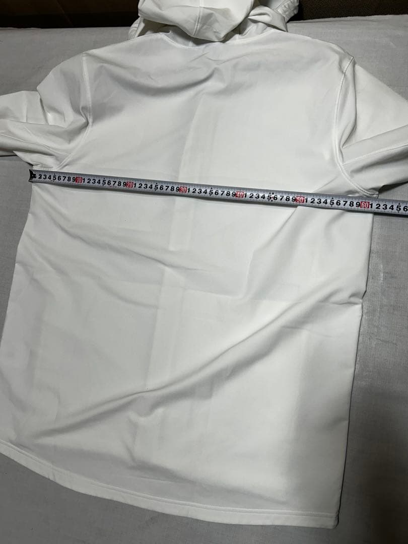 UNDER ARMOUR 防水パーカー 3XL 未使用 白 トレーニング