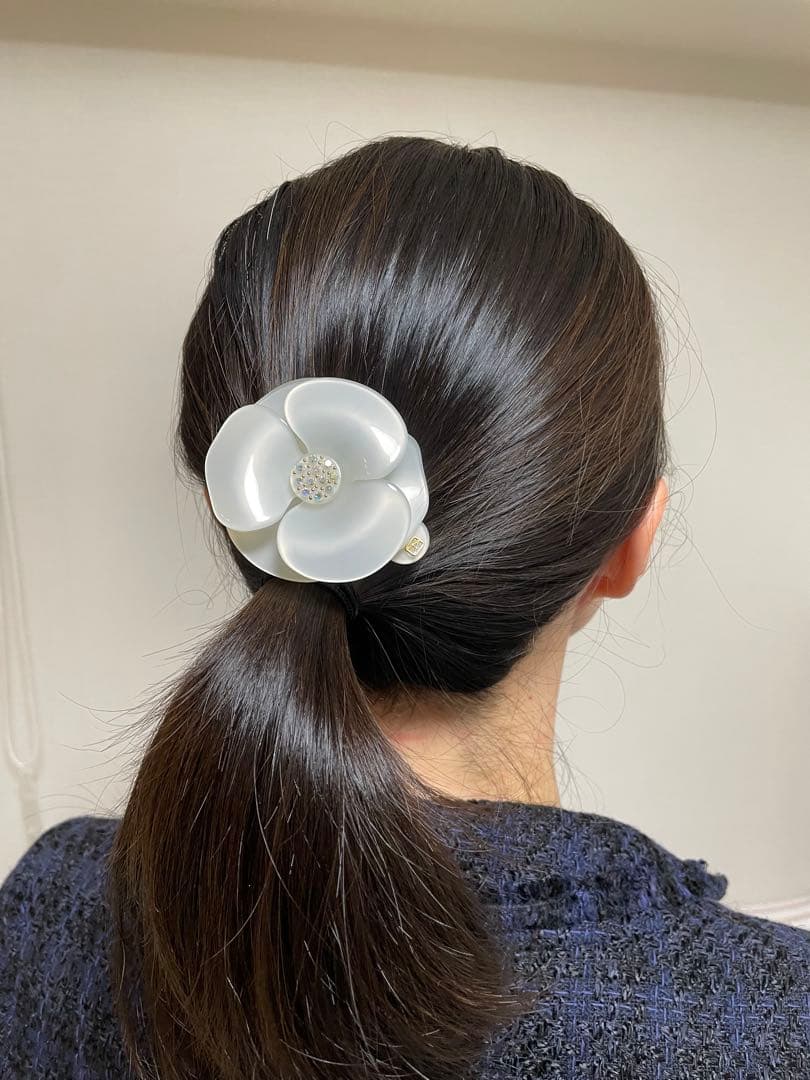 ゆき美品 フランス製 アレクサンドルドゥパリ ホワイト カメリアバレッタ