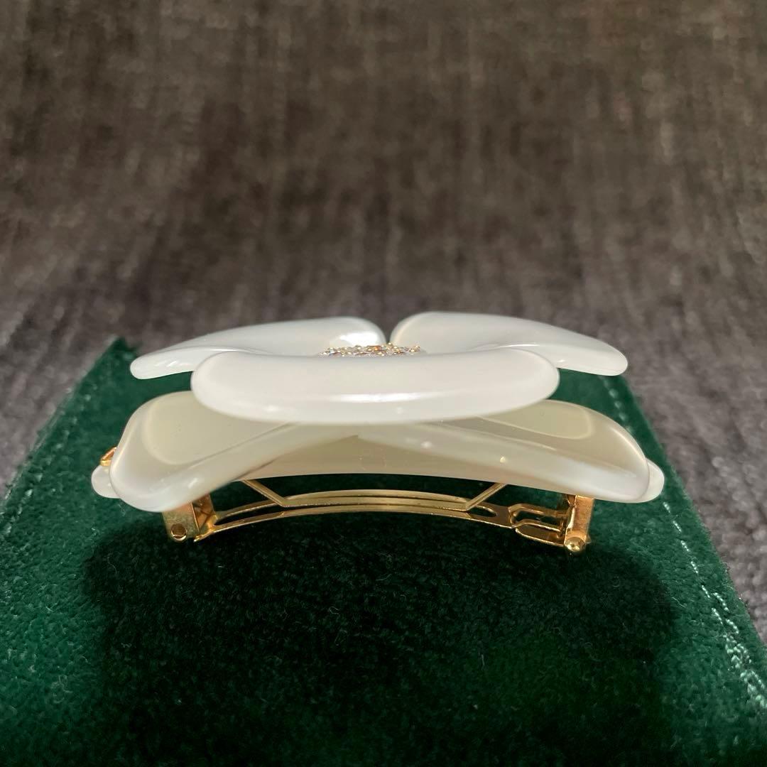 ゆき美品 フランス製 アレクサンドルドゥパリ ホワイト カメリアバレッタ