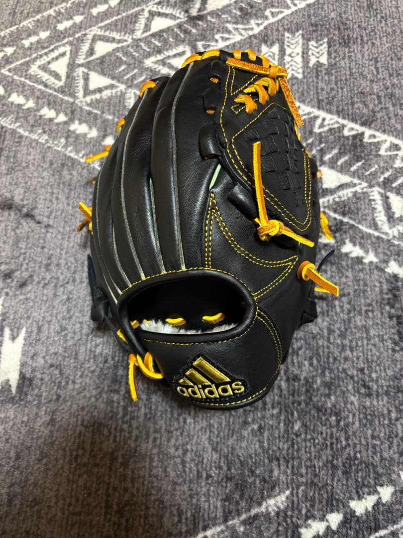 adidas 軟式グローブ 黒/茶