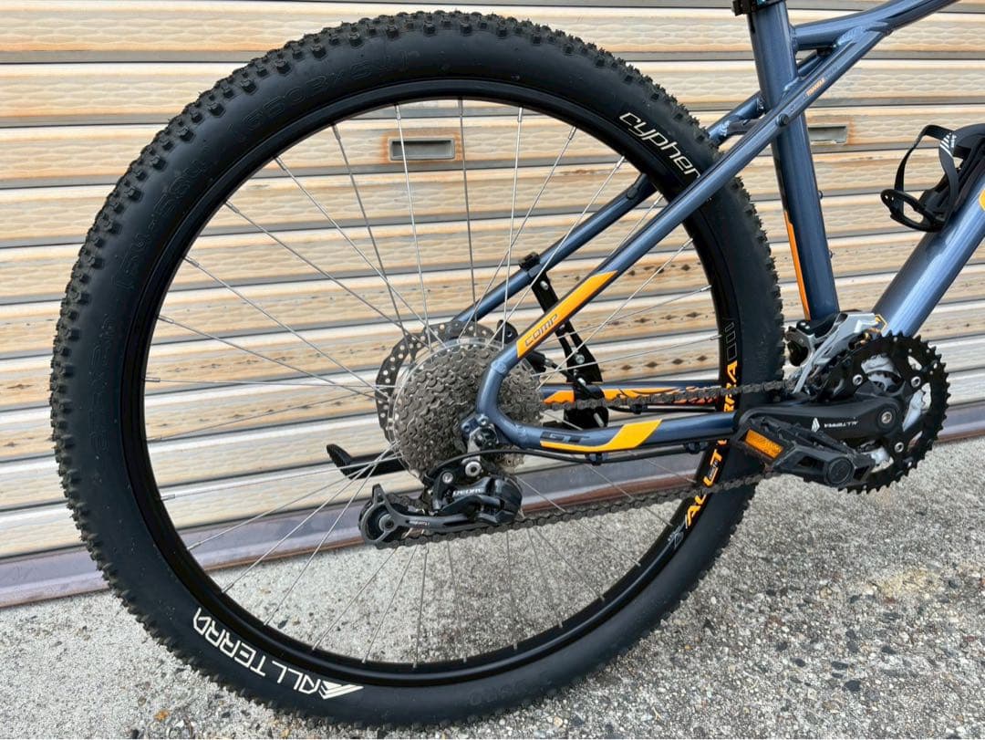 GT ( ジーティー ) マウンテンバイク AVALANCHE