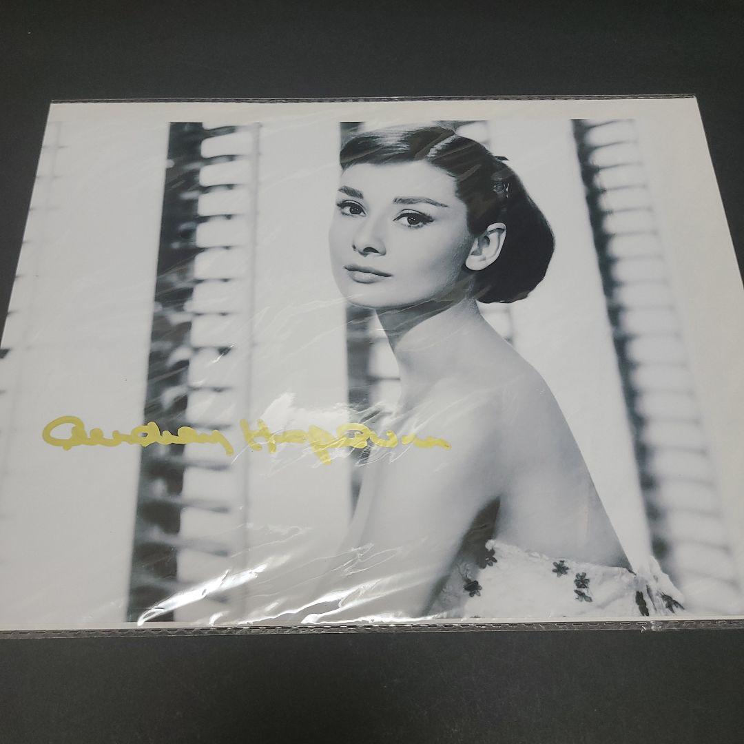 オードリーヘプバーン サイン入り写真+証明書