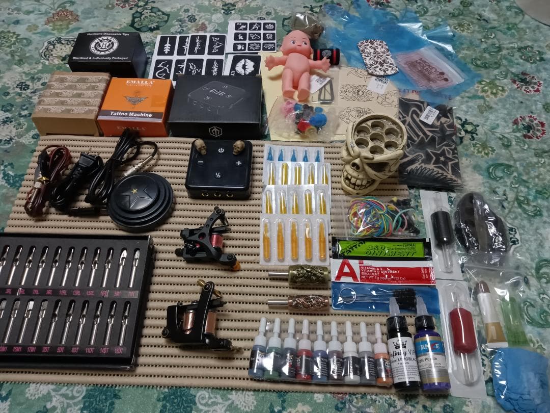 Q*n様 刺青 タトゥーマシンセット BG BR アート ピアス シャツ L 2