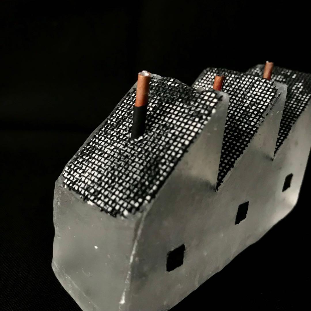 ガラス作家　佐伯泰典作　「夢工場　囚われた想い」