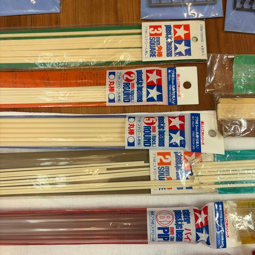ピ*ル様 プラモ塗料大量セット Mr.カラー・タミヤ＋プラ材・改造パーツ一式引退
