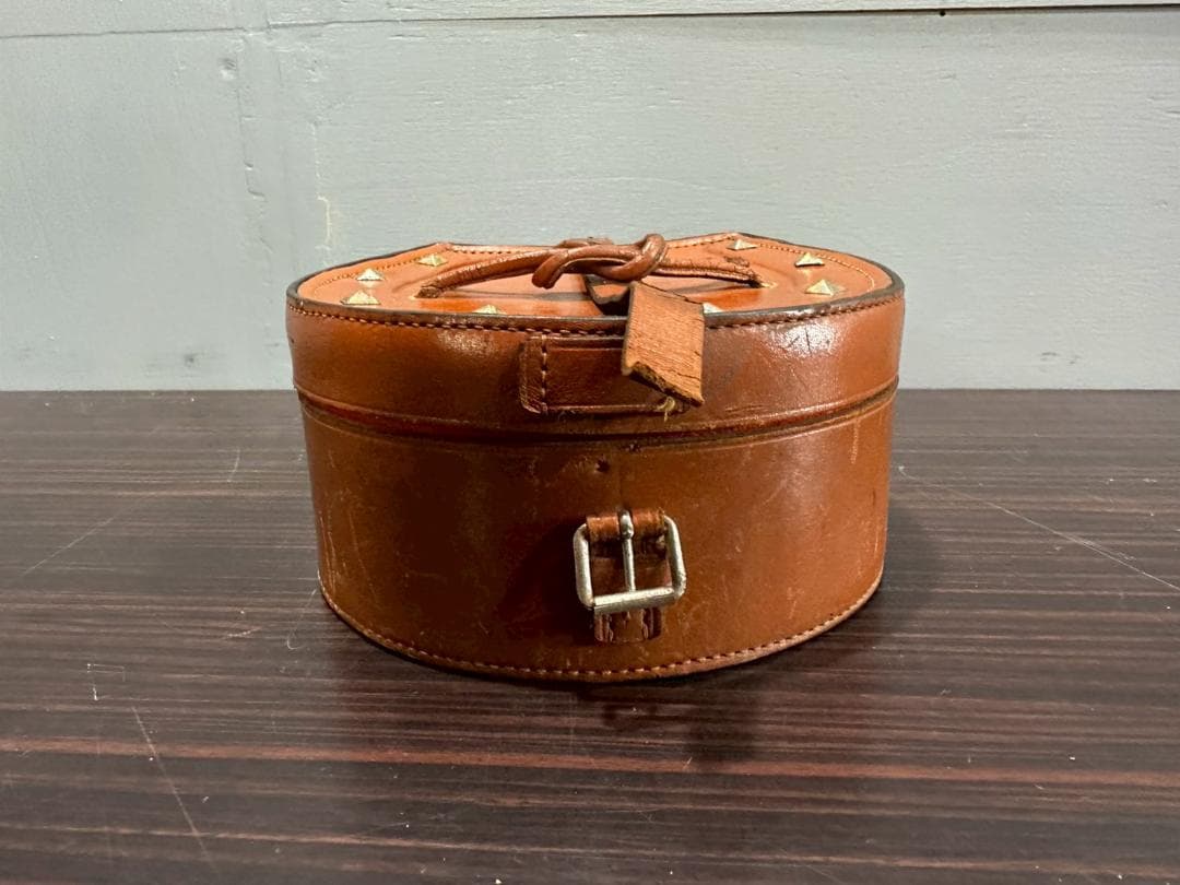 馬具 馬蹄入れ 換え襟入れ 馬蹄型 収納 BOX ボックス 箱 RW742