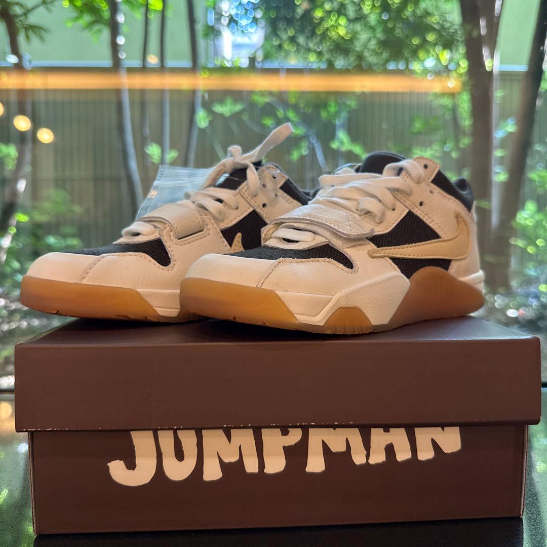 NIKE jumpman jpck 21センチ　トラヴィス