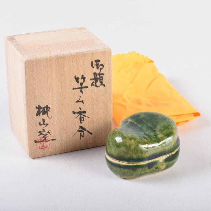 茶道具　桃山窯造　御題　笑み香合　共布共箱　C　8393