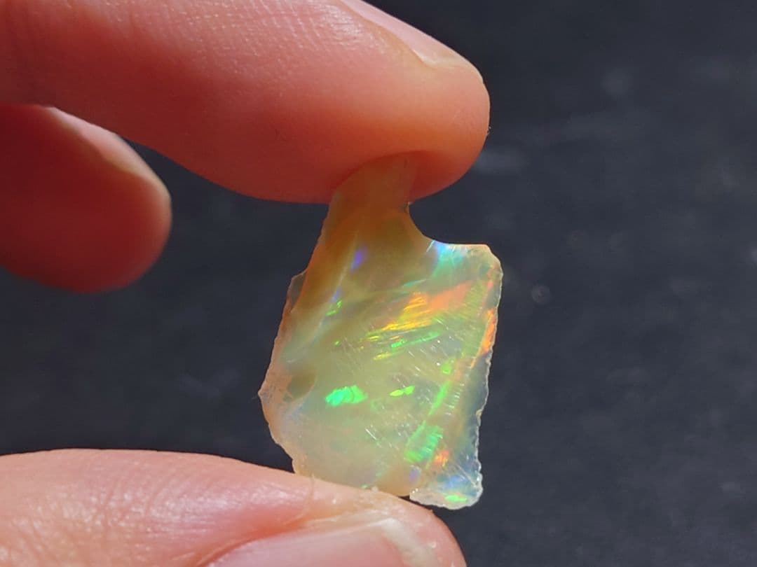 エチオピアウェロ産　オパール　ジュエリーグレード　原石　鉱物標本