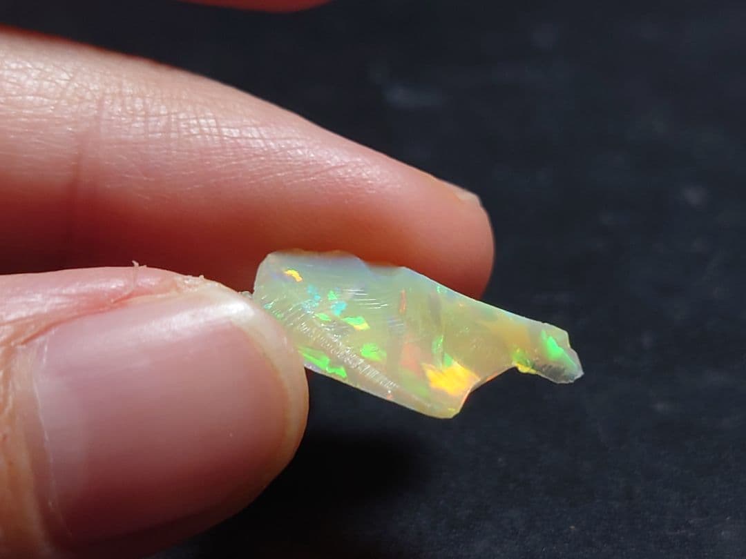 エチオピアウェロ産　オパール　ジュエリーグレード　原石　鉱物標本