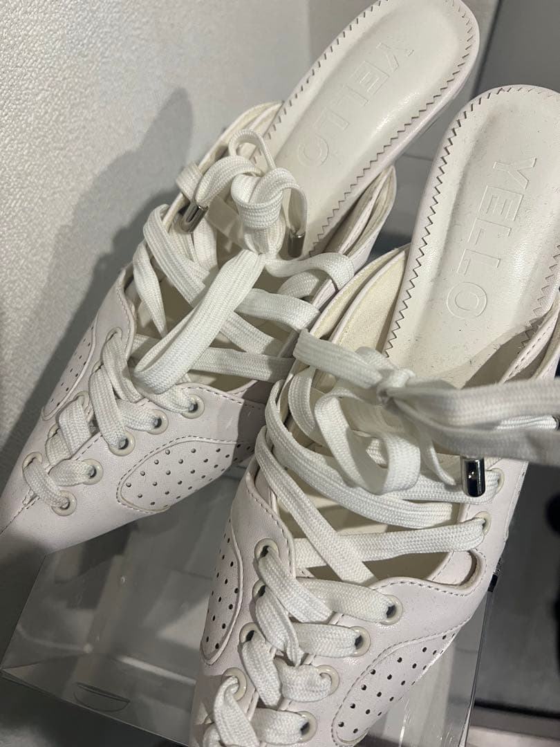 YELLO ホワイト ミュール レースアップ