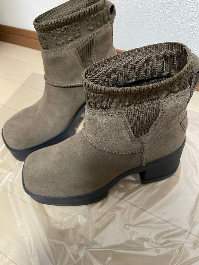 も*も様 美品　UGG モクシーチェルシー　ブラウン スエード ブーツ　23.5