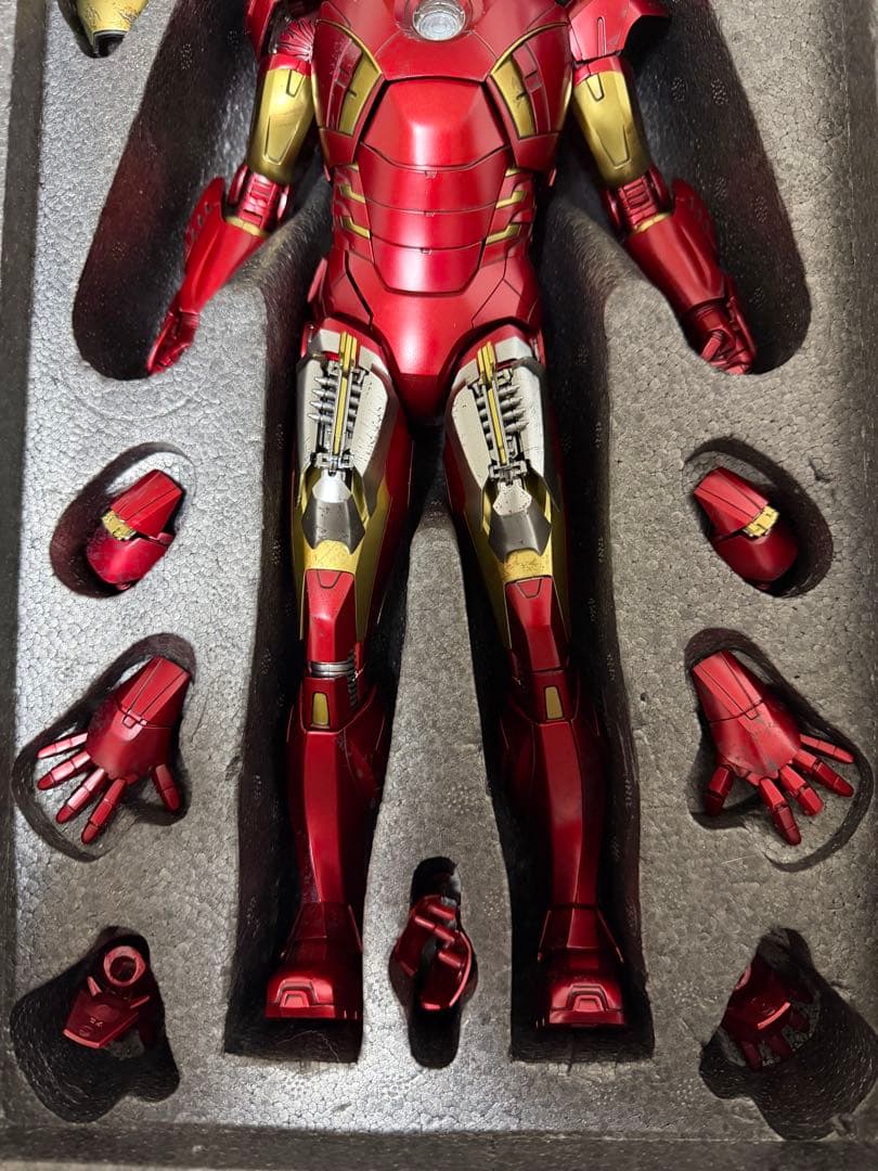 アベンジャーズ アイアンマン マーク7 ダイキャストフィギュア ホットトイズ