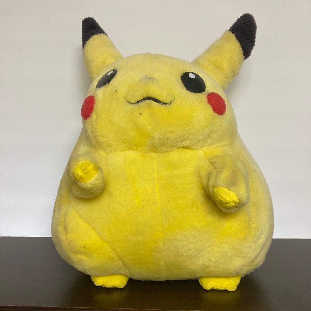 ピカチュウ　ぬいぐるみ