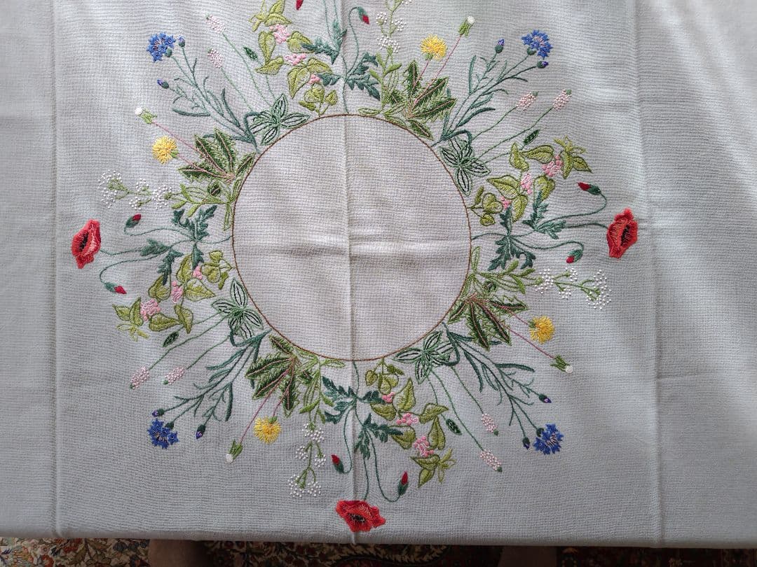 灰青色地花柄刺繍テーブルクロスハンドメイドビンテージ