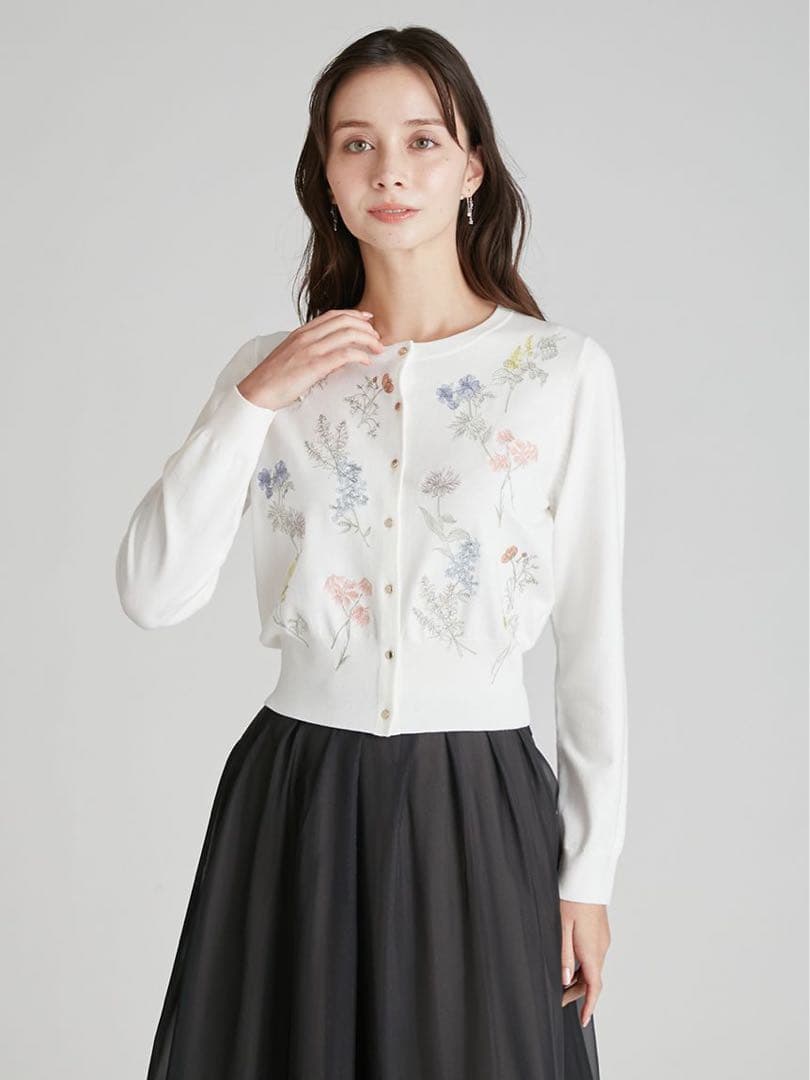 【新品未使用】CELFORDセルフォード♪フラワー刺繍カーディガン OWHT