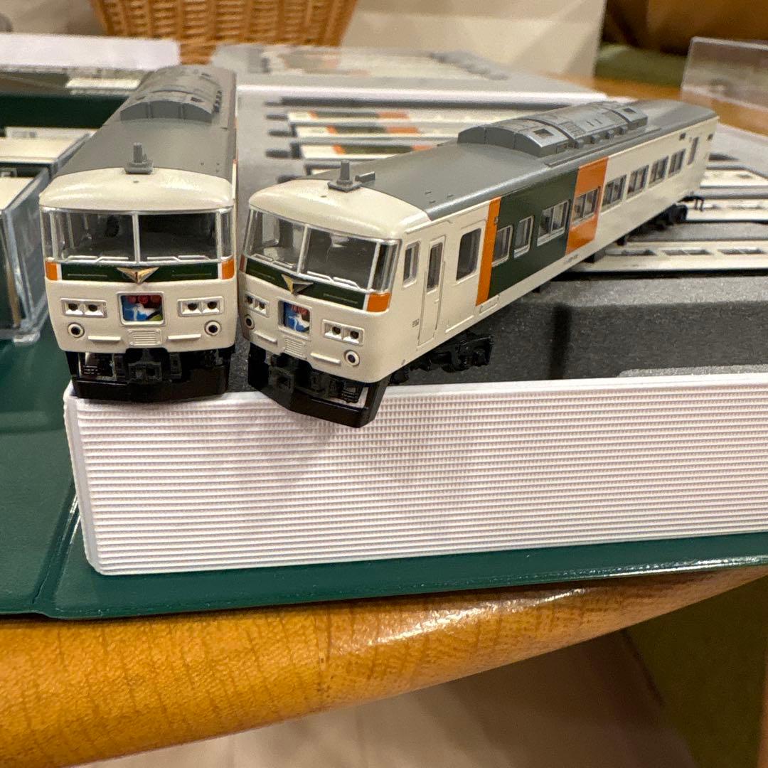 KATO 10-219/220/225 185系0番台踊り子新塗色15両フル③