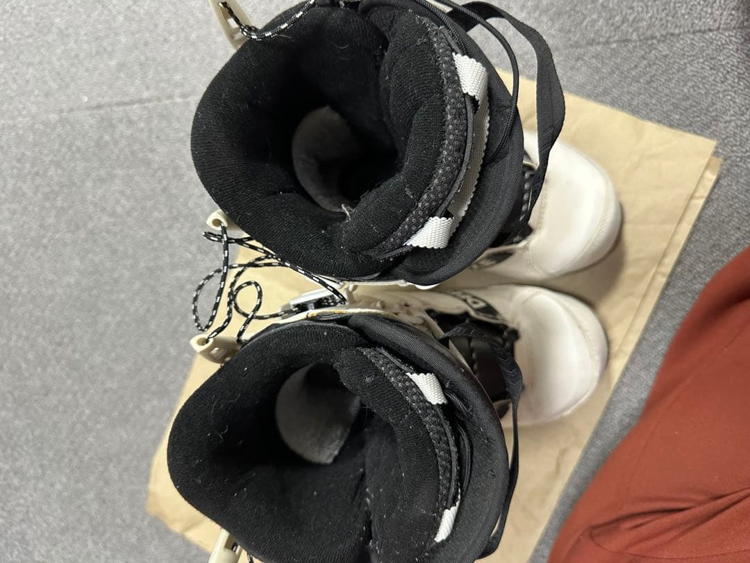 ディーラックス エンパイヤ 22.5cm