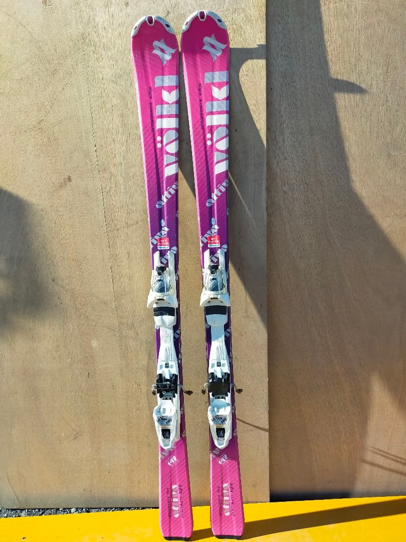 Volkl フォルクル　Progressive Edge スキーバインディング付