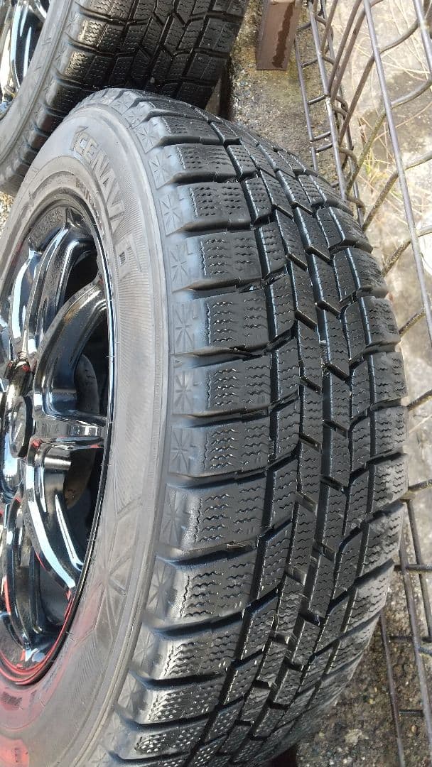 15インチ ブラック スポークホイール スタッドレスタイヤの4本セット