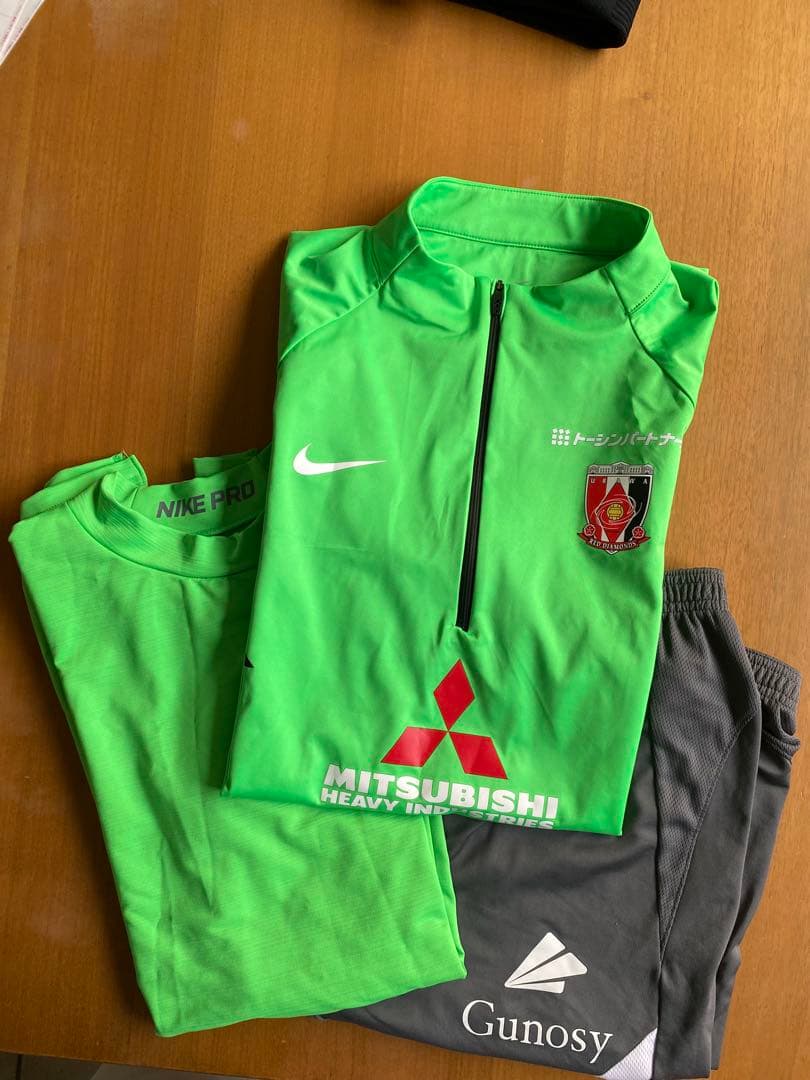 浦和レッズ　支給品練習着　ピステ　ハーフパンツ　おまけインナー付