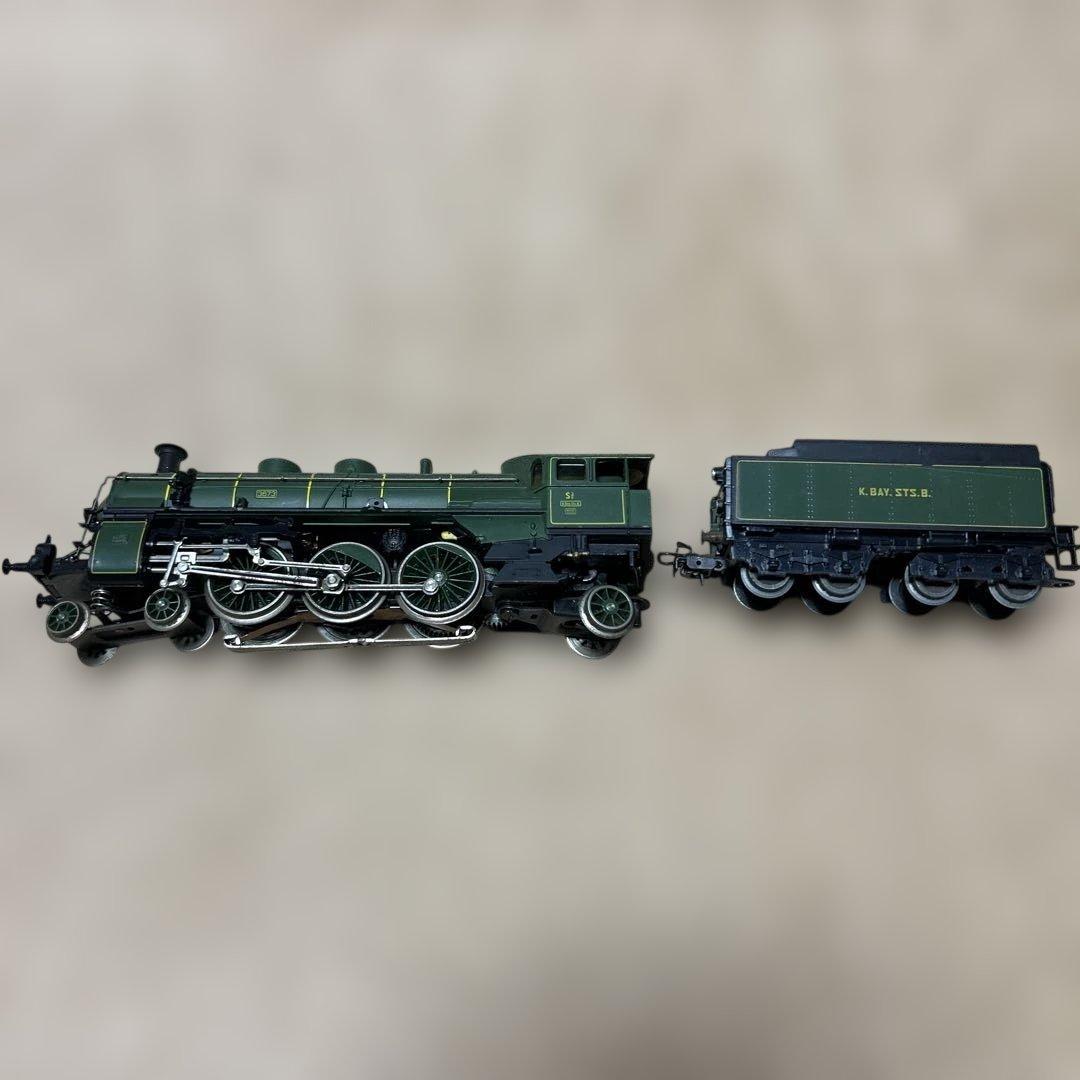 HOゲージ 緑色 蒸気機関車とテンダー車のセット