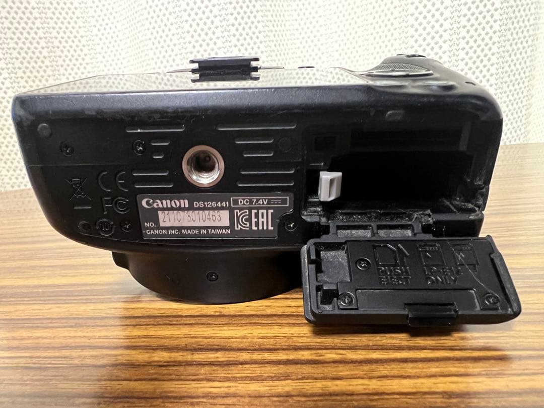 ゆ*中様 Canon EOS Kiss X7 デジタル一眼レフカメラ　キャノン