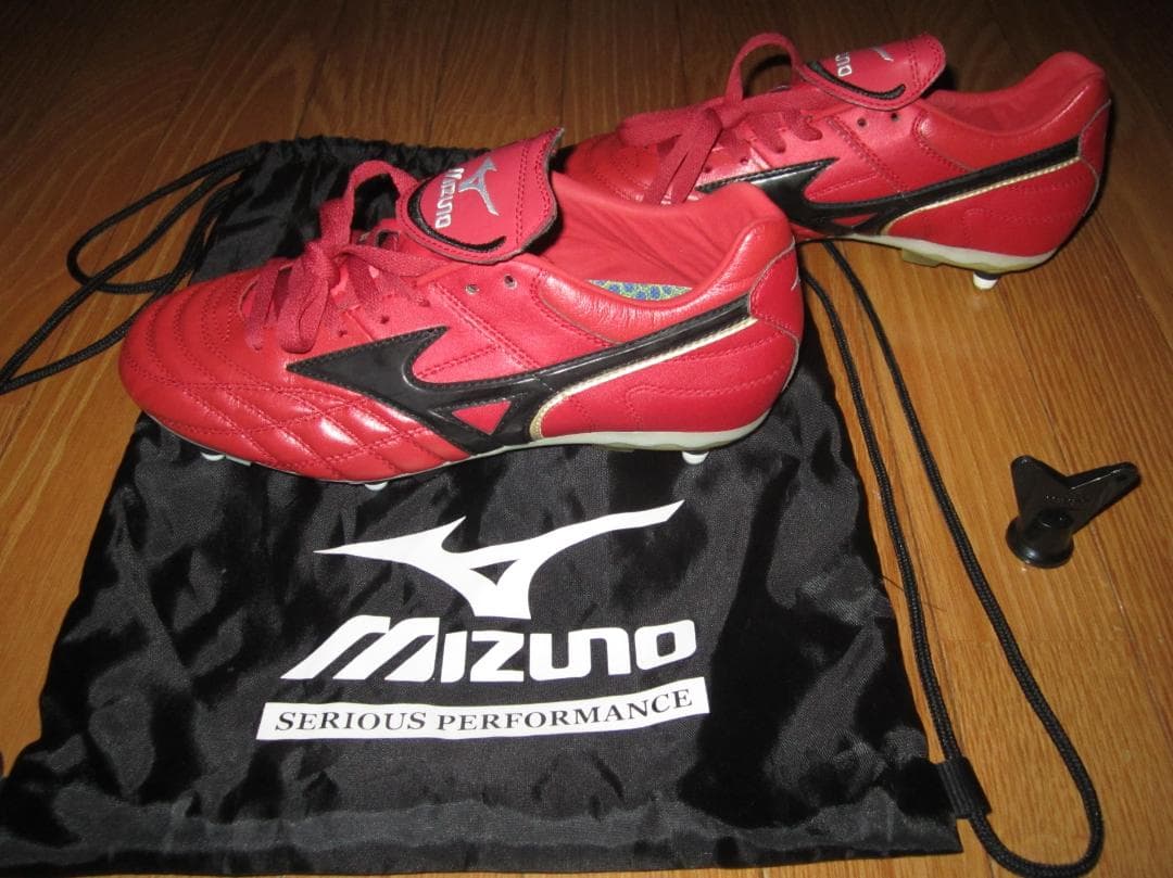 入手困難！新品！MIZUNO(ミズノ)のスパイク「ウェーブカップ 021 Si」